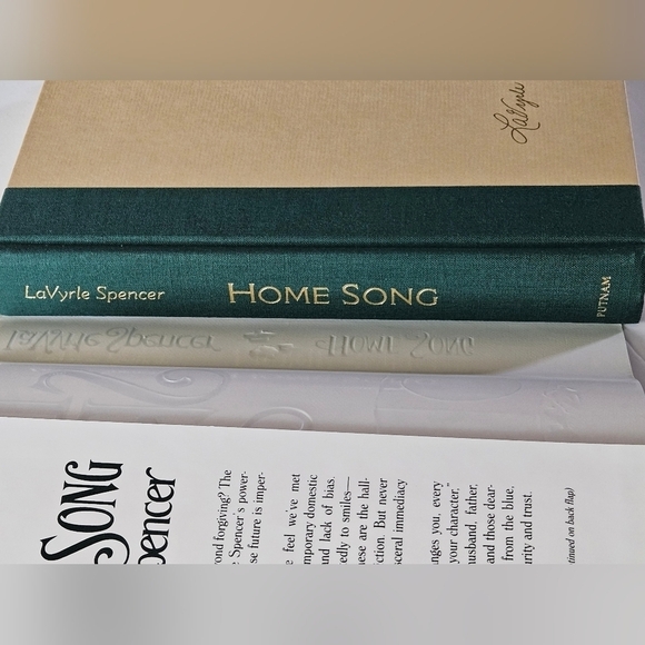 Beverly Lewis Books Bundle of 3. The Covenant. The Prodigal. The Sacrifice - Picture 9 of 10